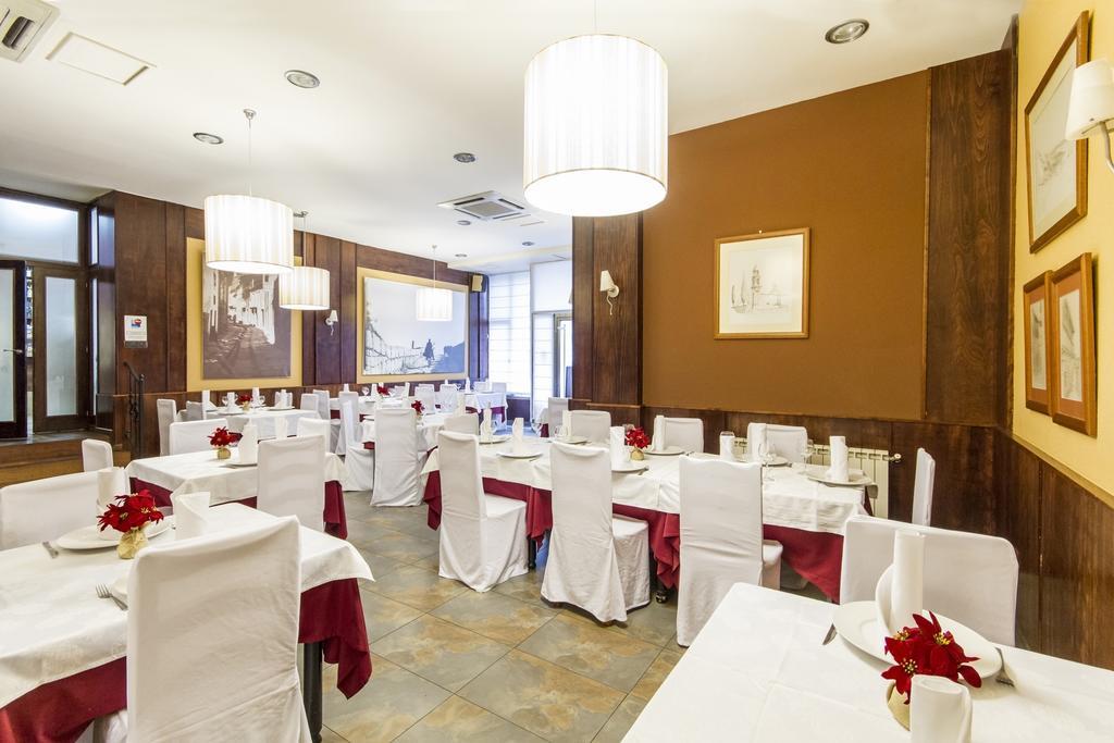Hostal Restaurante Alarico Allariz Εξωτερικό φωτογραφία